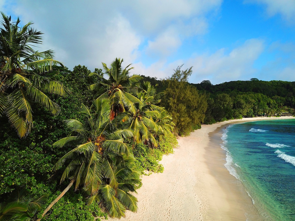 ▲斐濟對抗Delta變異株疫情之際，打算在11月前重新開放國際觀光客入境，重建遭疫情摧殘的經濟，不過反對派對此事提出批評。（圖／翻攝自Pixabay）