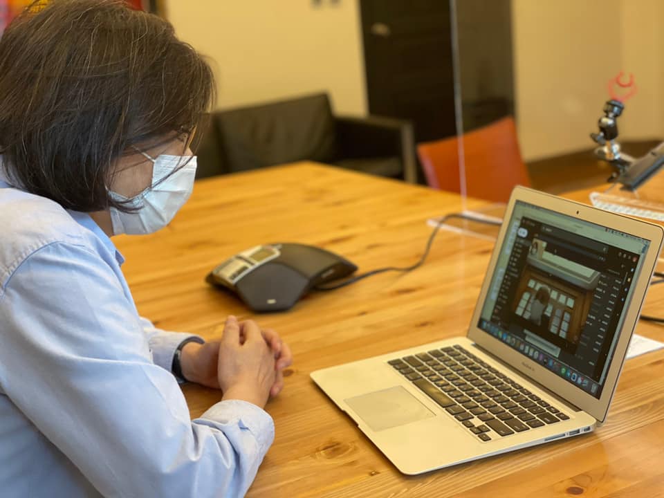 ▲蔡英文26日與證嚴法師透過視訊通話，討論捐贈新冠疫苗事宜。（圖／取自蔡英文臉書）