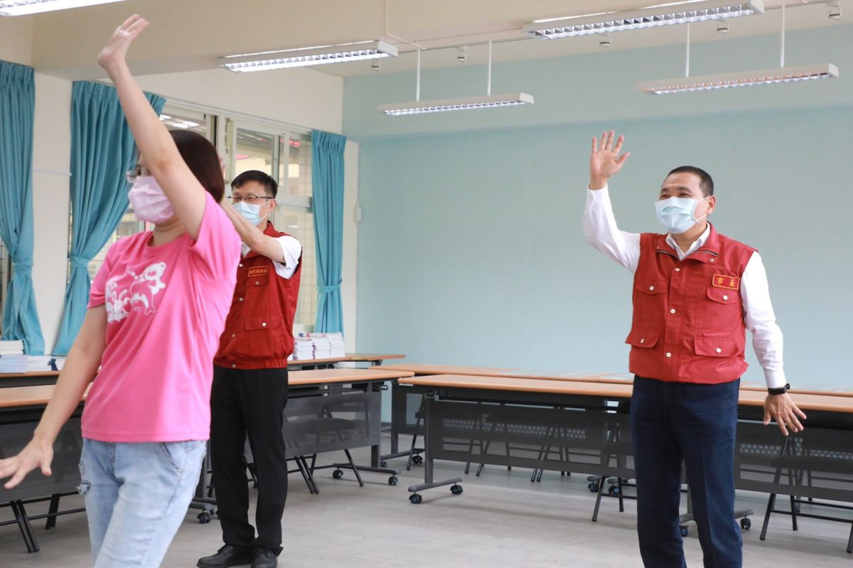 ▲新北市長侯友宜強調，除了阻絕於境外之外，並採取「同島聯防、快速通報、全力圍堵」的策略，才可以制亂於初動。（圖／新北市政府提供）