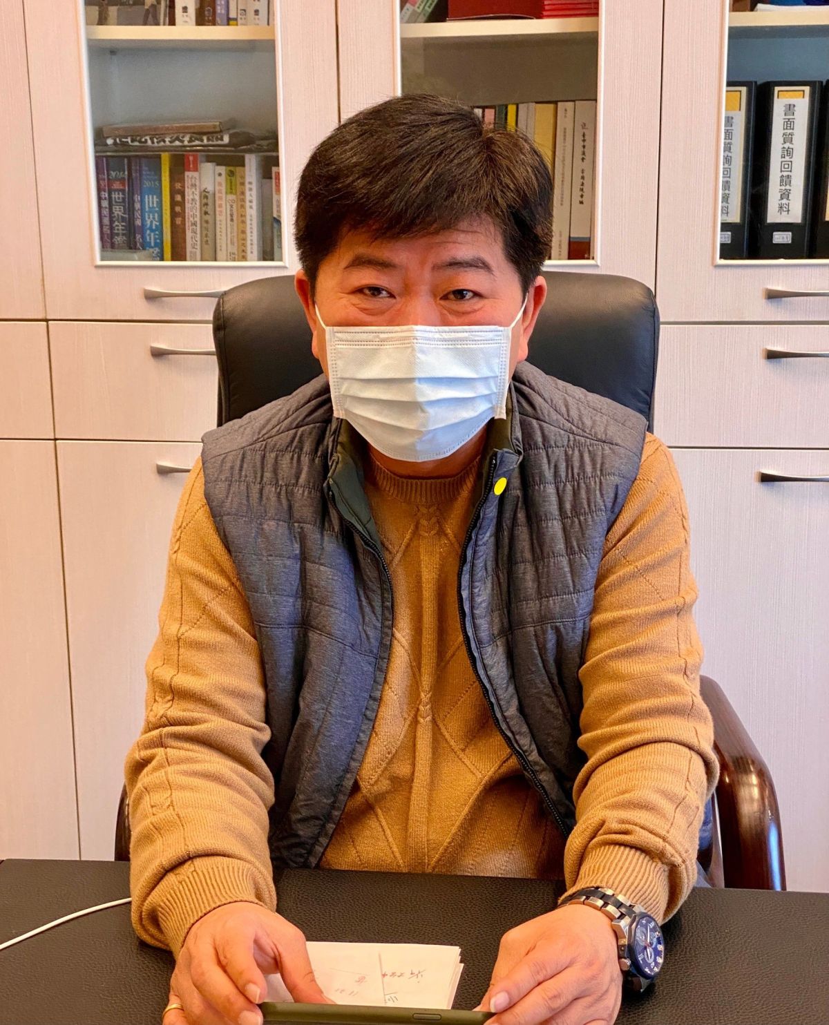 ▲秘魯返台祖孫疫調應由台中市負責？中市議會國民黨團書記長陳政顯說，屏東縣政府居家檢疫關懷不力，這個鍋會不會甩得太遠？(圖／陳政顯服務處提供2021.6.28)