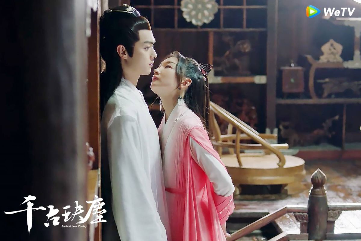 ▲周冬雨（右）積極主動向許凱求婚。（圖／WeTV）