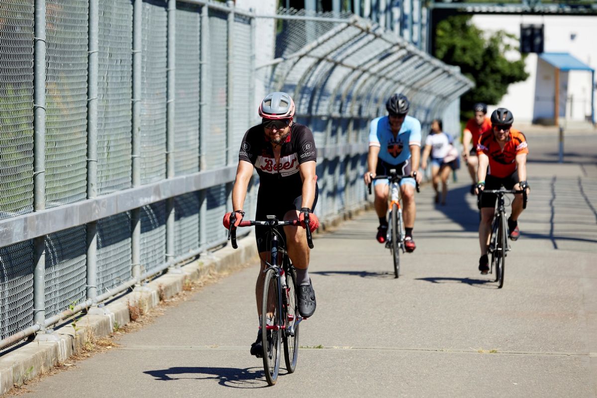 ▲美國西北部受到熱浪侵襲，西雅圖、波特蘭等地氣溫繼續飆高到攝氏40度以上，波特蘭創下46.1度高溫紀錄。科學研究表示，全球氣候變遷未來會更頻繁出現破紀錄的高溫。（圖／美聯社／達志影像）