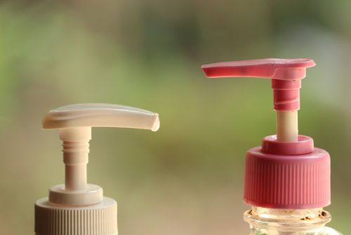 ▲內行的網友認為，用稀釋的洗碗精水比香水更有效。（示意圖／翻攝自《pixabay》 ）
