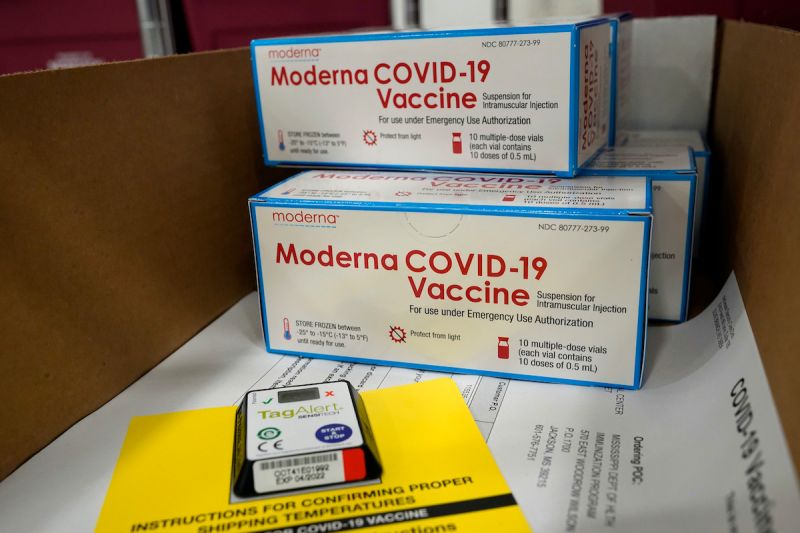 日本施打第2劑莫德納疫苗後　4人有3人發燒
