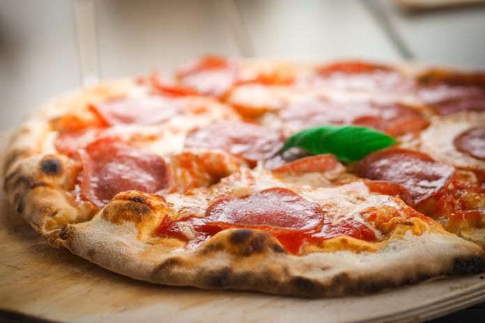 ▲不少人都愛吃pizza，有網友在連鎖比薩業者公布了新款「香菜皮蛋豬血糕比薩」後也好奇詢問網友「 想吃但是沒上市的披薩口味」掀起眾人熱議。（示意圖／翻攝自 Pixabay ）
