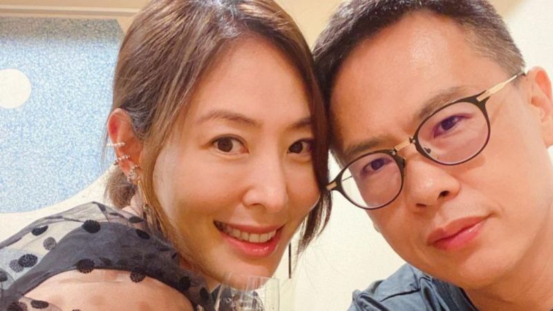 ▲賈永婕(左)和老公王兆杰結婚19年。(圖/賈永婕臉書)