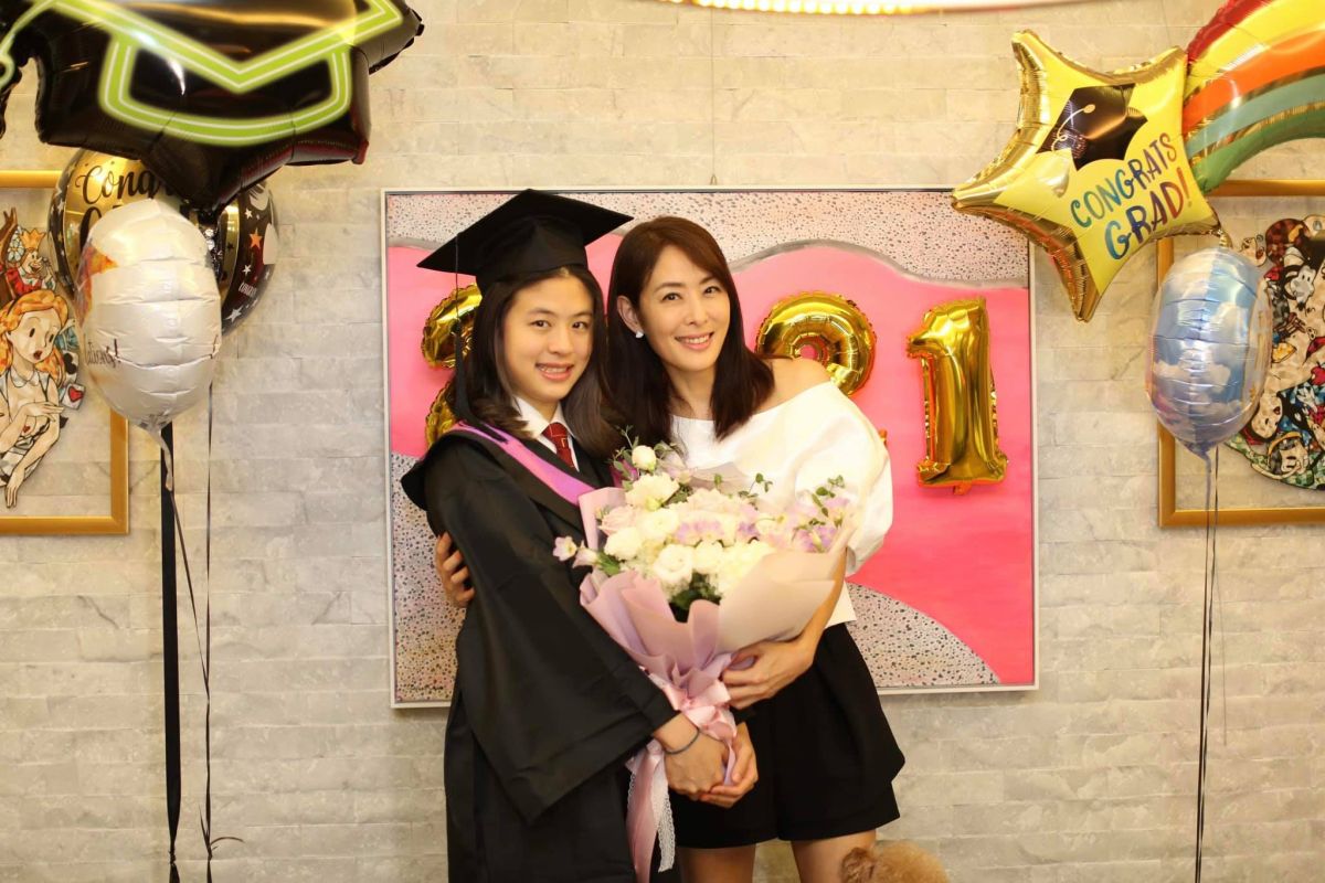 ▲賈永婕（右）預定七月底帶女兒去美國念書，安頓後再回台灣。（圖／賈永婕的跑跳人生臉書）