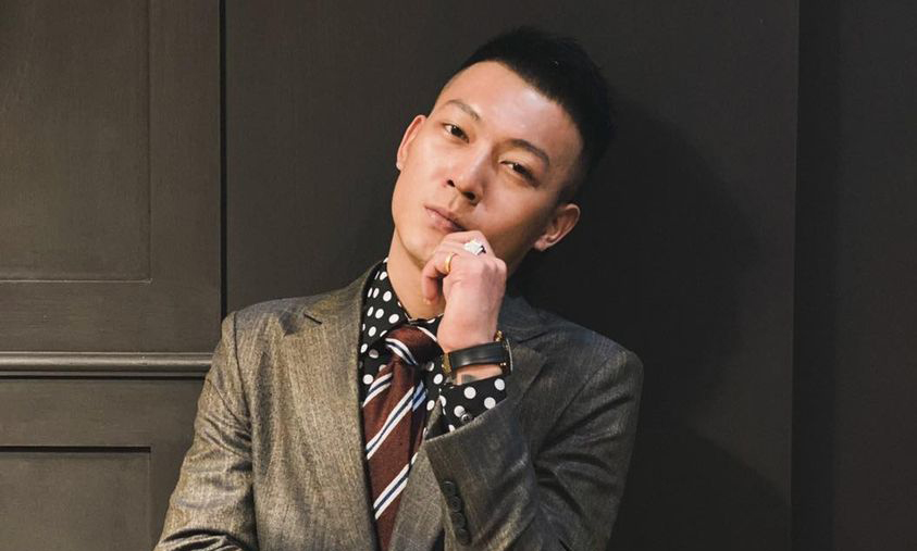 ▲網紅鳳梨（吳泓逸）的照片，近來被人盜用於交友軟體騙炮，讓他氣得開直播澄清。（圖／翻攝鳳梨吳泓逸臉書）