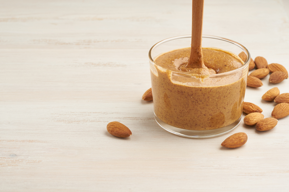 ▲杏仁醬的纖維質可降低吸收的卡路里。（圖／Shutterstock）