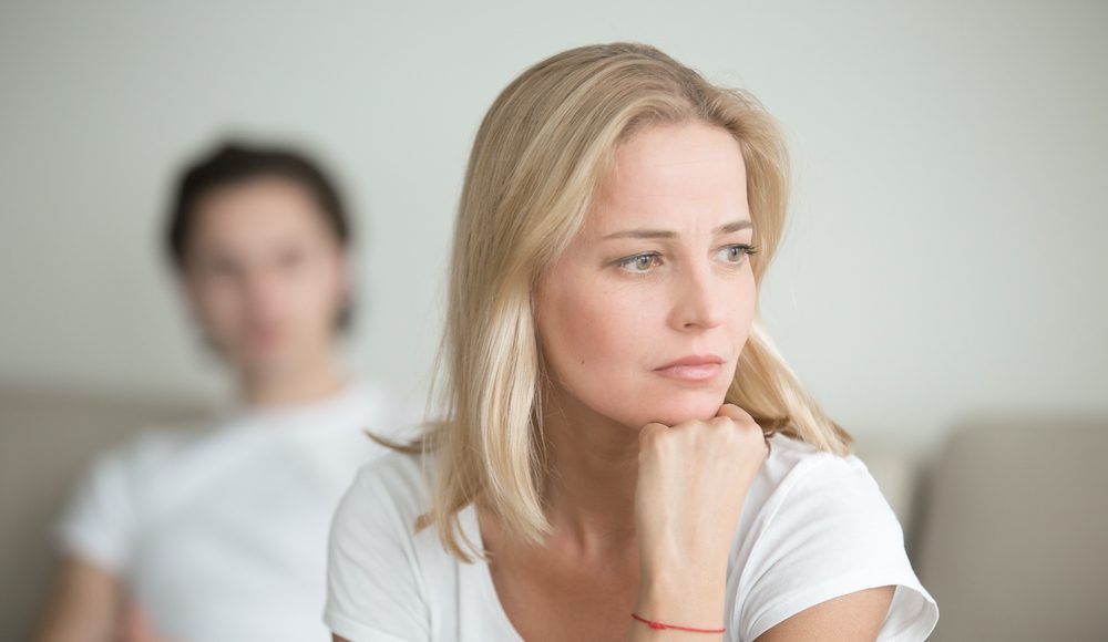 ▲很多時候不是你想要堅強就能堅強的，人不可能一直沒有負面情緒，總是獨自面對，久了也會崩潰。（圖／Shutterstock）