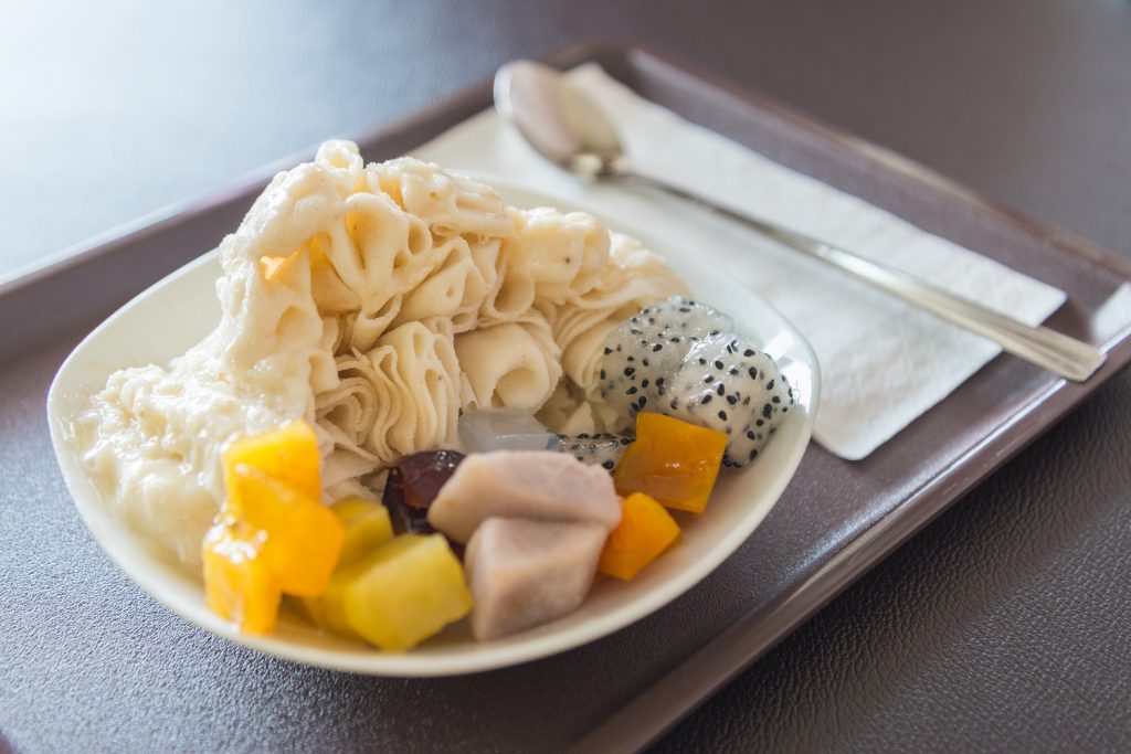 ▲炎熱的夏天來到，不少民眾也開始想找冰涼的剉冰來吃一下消暑。（示意圖／Shutterstock）