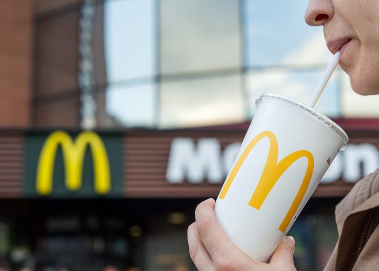 ▲麥當勞11年前甜心卡曝「絕版飲料」。（圖／Shutterstock）
