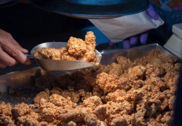 ▲明知睡前吃宵夜會增加熱量攝取、造成身體負擔，但對上班族來說，卻是一天中最紓壓放鬆的時刻。（示意圖／NOWnews資料照）