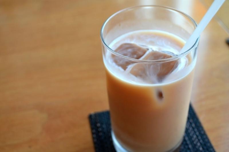 ▲鮮奶茶是許多人愛喝的飲品，但雖然簡單，製作起來卻跟外面手搖店有非常大的差距。（示意圖／取自photoAC）