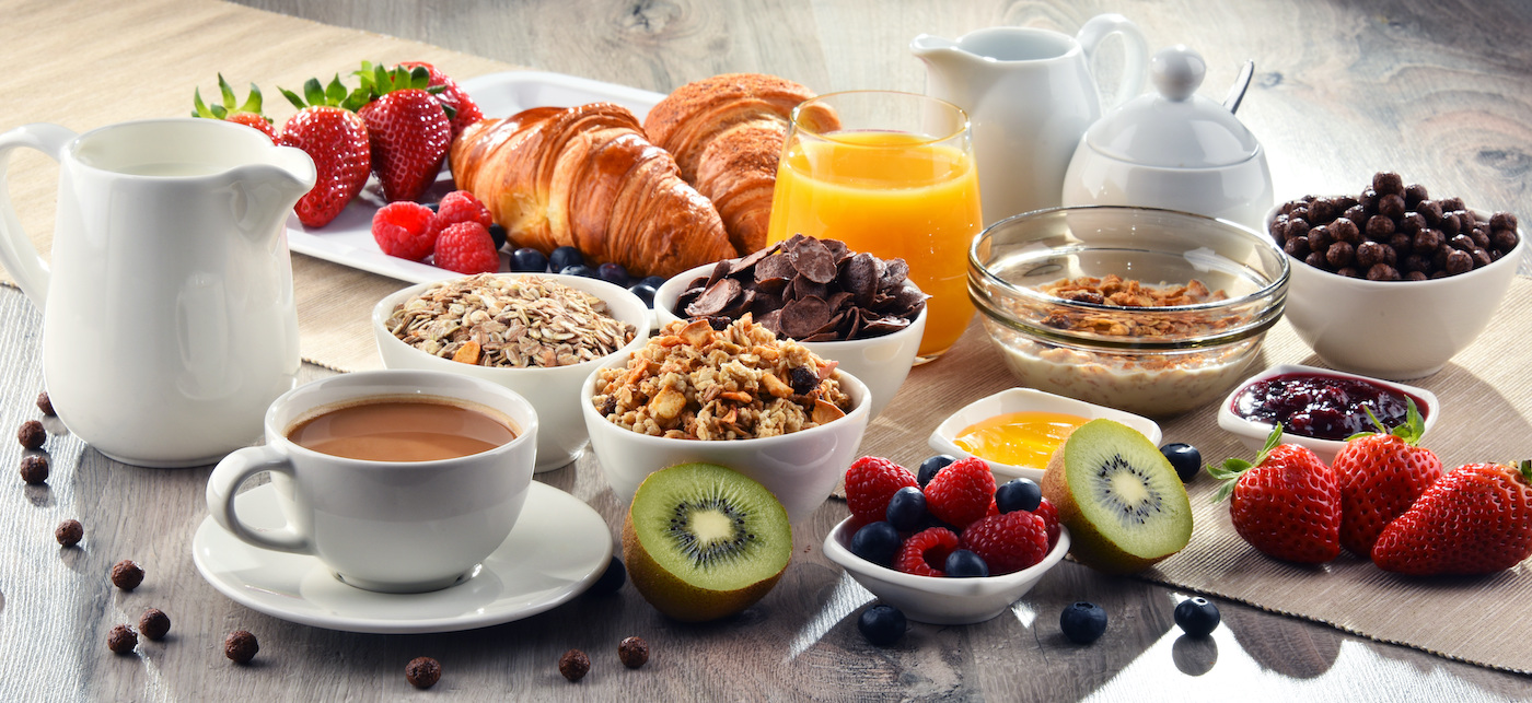 ▲早餐建議吃好消化的食物，可將較油膩的食物放在早餐。（圖／Shutterstock）