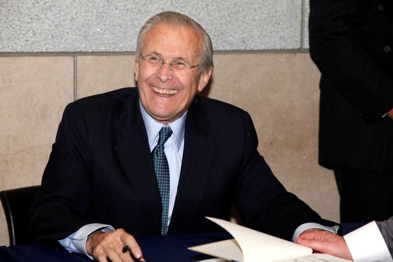 ▲美國前國防部長倫斯斐（Donald Rumsfeld）的家人發表聲明表示，倫斯斐在新墨西哥州（New Mexico）陶斯郡（TaosCounty）家中過世，享壽88歲。資料照。（圖／美聯社／達志影像）