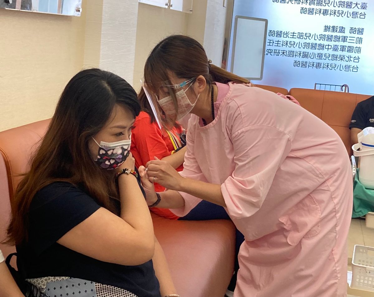 ▲莫德納疫苗，台中市優先開放7家有開專診的婦產科合約院所供孕婦施打(圖／市政府提供2021.7.1)