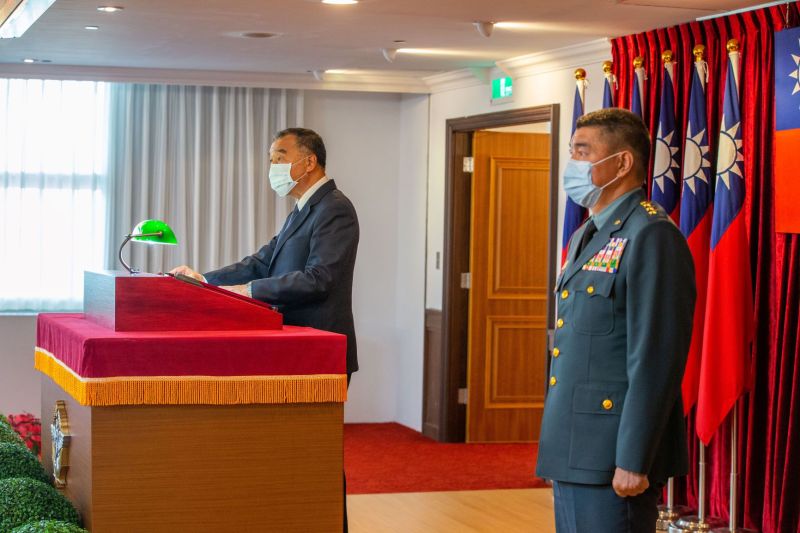 肯定國軍防疫表現 邱國正:抗疫及禦敵是國軍重要工作