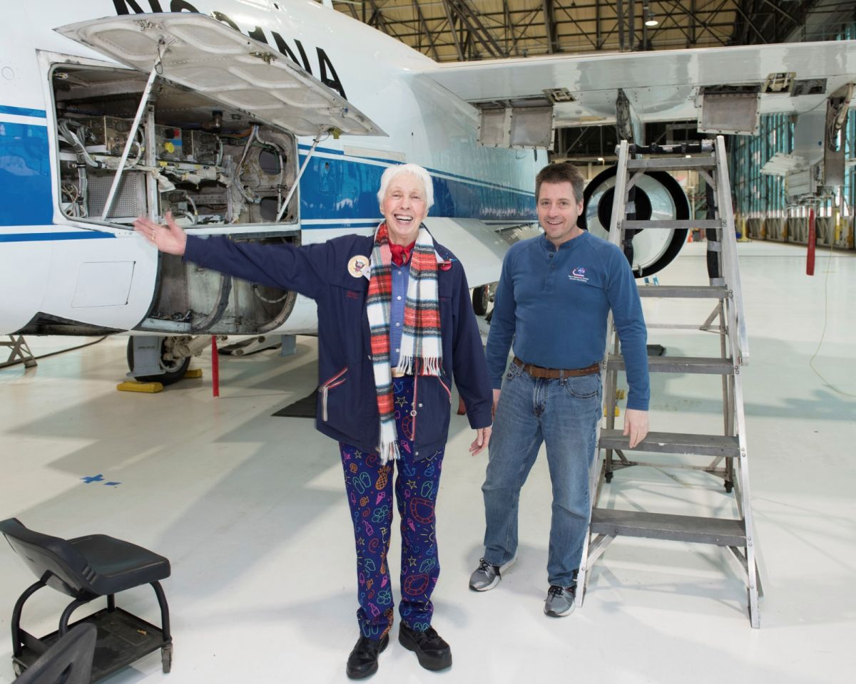 ▲億萬富翁貝佐斯成立的航太公司藍源（Blue Origin）宣布，飛行員出身、現年82歲的美國老婦人馮克（Wally Funk），本月將參與藍源公司的首次載人太空飛行。（圖／美聯社／達志影像）