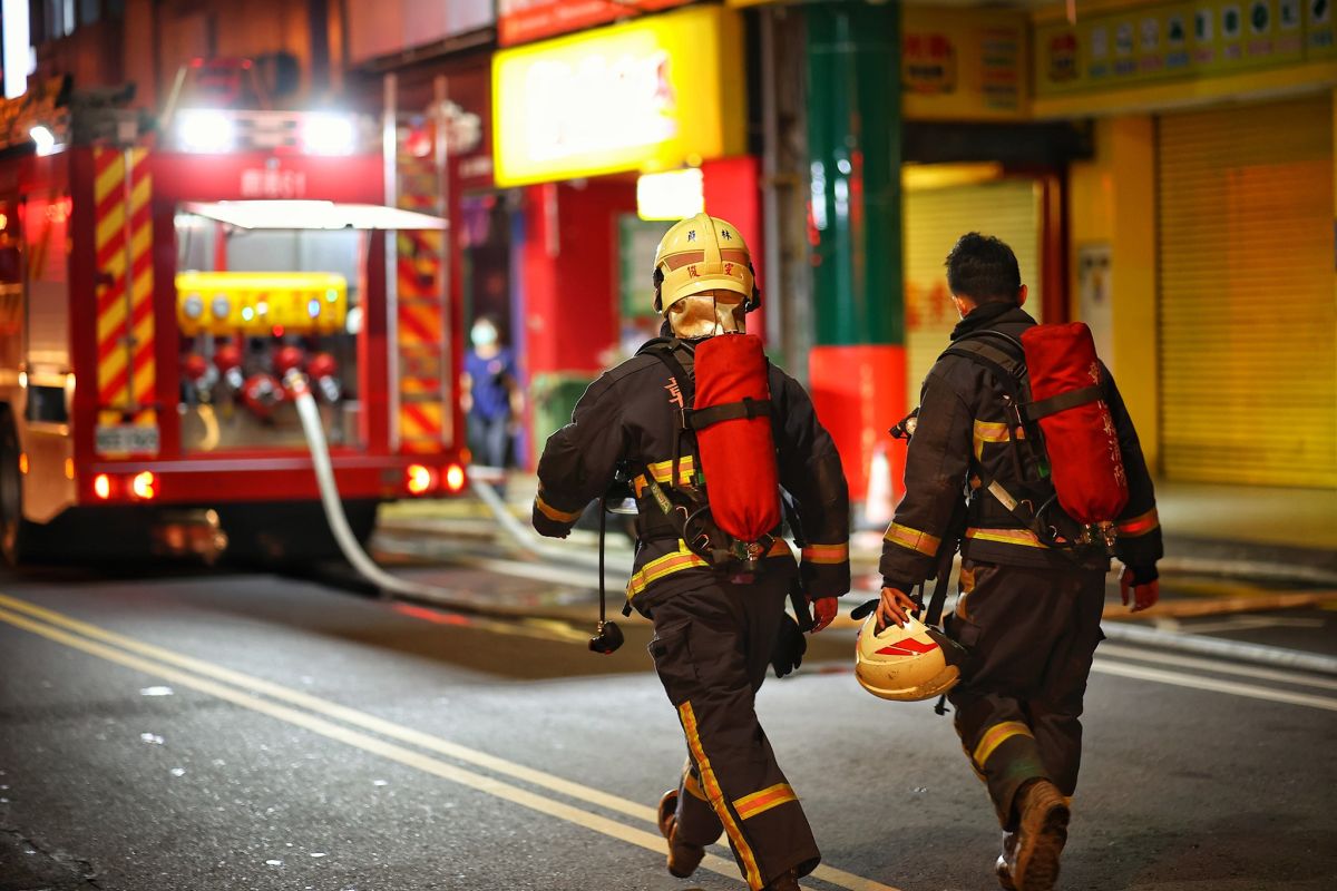 ▲國民黨立委提《傳染病防治法》部分條文修正草案，保障消防人員、救護人員被告知TOCC。（圖／網友JJ Nian）