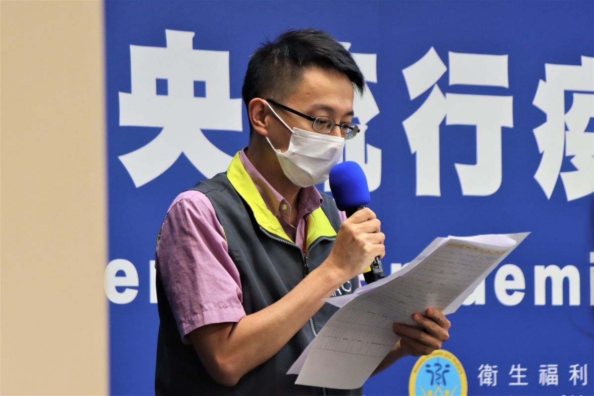 ▲中央流行疫情指揮中心醫療應變組副組長羅一鈞說明華航貨運站染疫事件後續採檢結果。（圖／資料照，指揮中心提供）