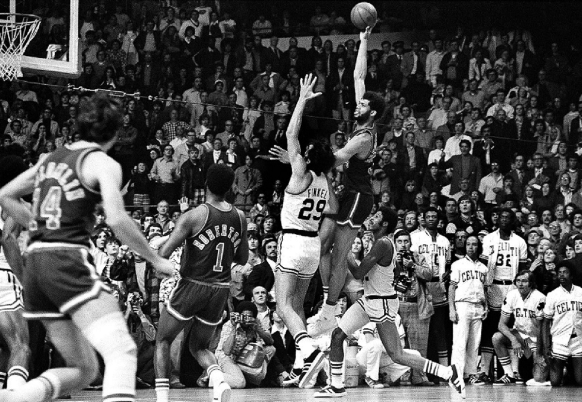 ▲1974年總冠軍賽，公鹿不敵塞爾提克丟掉冠軍。（圖／美聯社／達志影像）