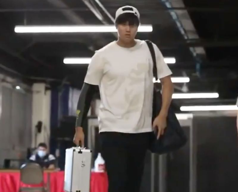 ▲大谷翔平私底下穿著也是很簡樸。(圖/取自天使隊推特)