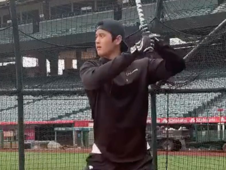 ▲大谷翔平練習時的穿著也很簡樸。(圖/取自大谷翔平IG)