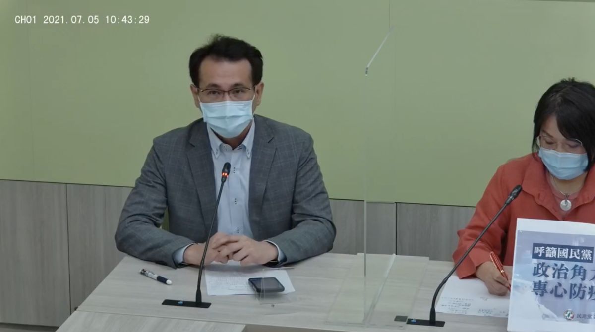 ▲台北市長柯文哲稱第7類疫苗施打人員是特權，民進黨立委鄭運鵬5日則酸柯文哲自己擔不起關說跟遊說。（圖／翻攝自民進黨立法院黨團臉書）
