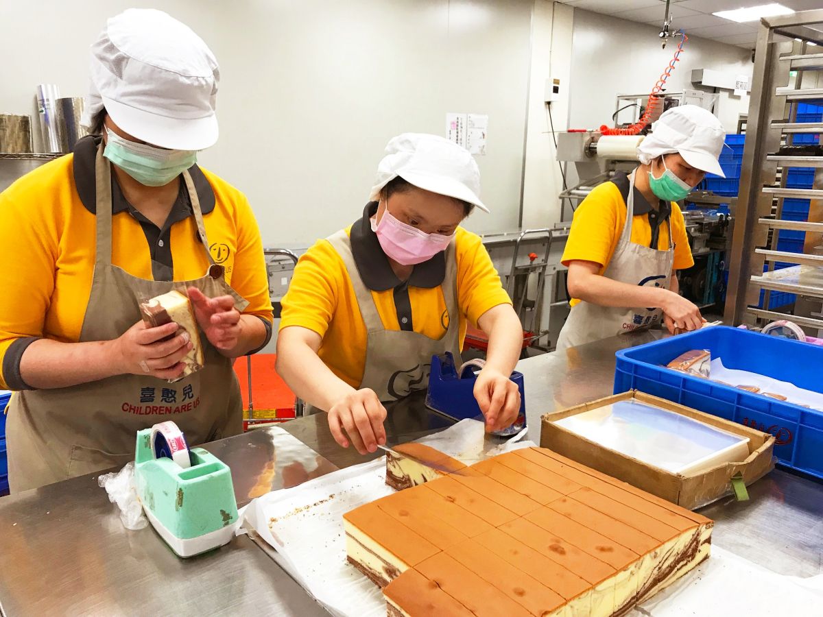 ▲新北市目前有27家的庇護工場，協助超過500位身心障礙者就業。（圖／新北市政府勞工局提供）