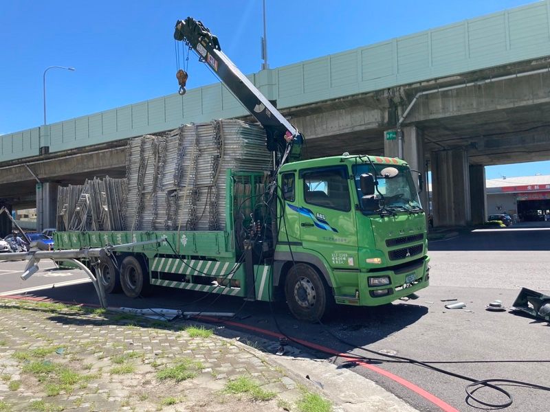 ▲交通部擬調升違規載貨致傷或致死的相關罰鍰規定。(圖／NOWnews資料照，記者鄧力軍翻攝 )