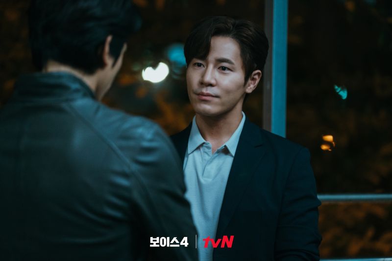 ▲劇中，李奎炯行徑大膽，直接透露殺人犯特徵給警察。（圖／tvN）