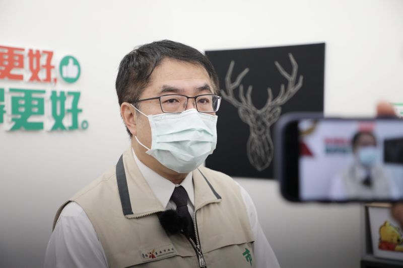 ▲台南市長黃偉哲今(10)日政策髮夾彎,決定7月13日起,跟進其他五都,禁止餐廳內用。(圖/NOWnews資料照片)