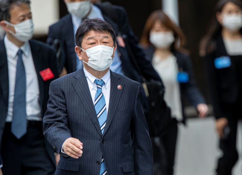 ▲日本外務大臣茂木敏充宣布再贈台50萬劑AZ疫苗。(圖/美聯社/達志影像)