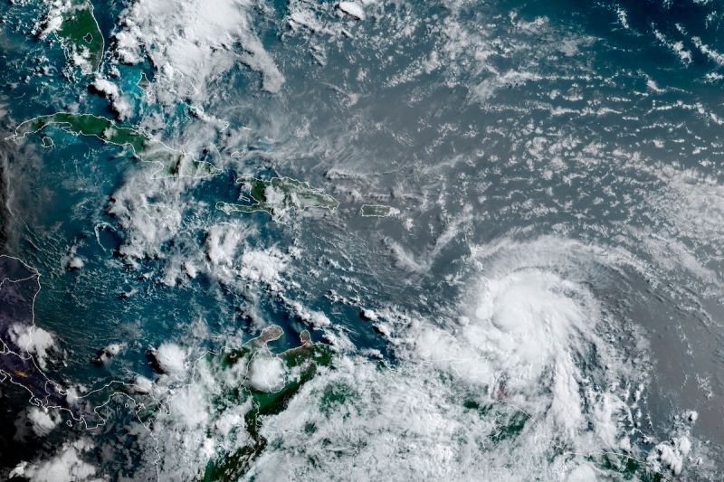 ▲美國國家颶風中心表示，熱帶風暴艾爾莎（Elsa）5日挾強風豪雨北移，往佛羅里達島礁前進。艾爾莎在古巴至少奪走3條人命、造成10萬人疏散。（圖／美聯社／達志影像）