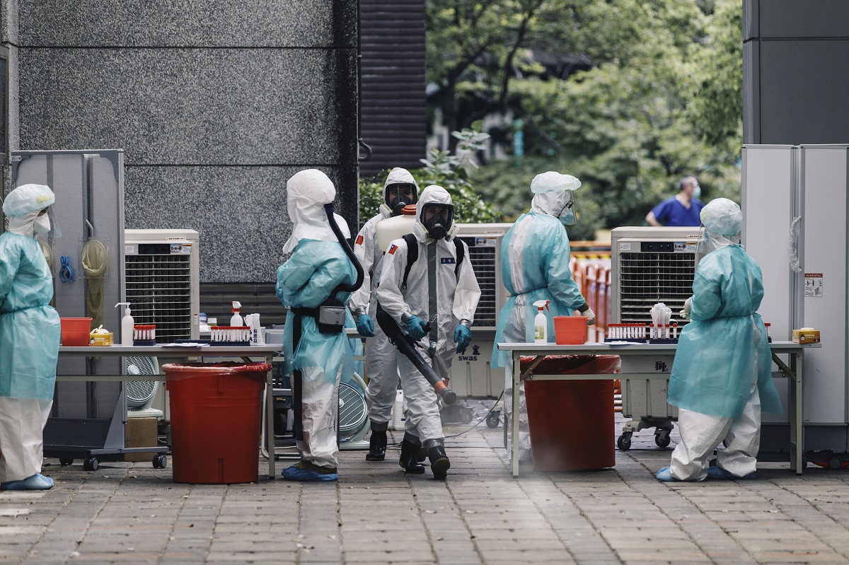 ▲5月報稅季將至，隨著本土疫情擴散，確診及隔離人數也飆升，財政部也宣布受隔離者報稅可延長至6月底。（圖／資料照，軍聞社提供）