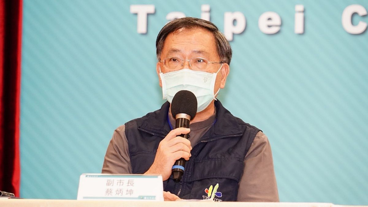 ▲針對9月學生開學一事，台北市副市長蔡炳坤16日表示，原則上還是以實體開學為主，不會分線上線下分班教學。（圖／台北市政府提供）