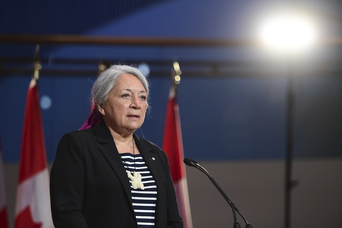 ▲加拿大伊努特（Inuit）原住民領袖西蒙今天宣誓就職，在加國追究殖民歷史之際，成為加國第30任總督，也是首任原住民出身的總督。她誓言將搭建橋梁，促進與原住民的和解。（圖／美聯社／達志影像）