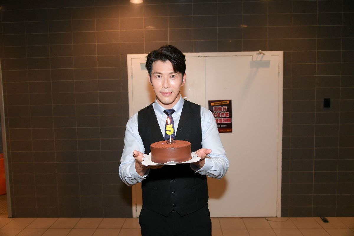 ▲黃少祺50歲生日在拍戲中度過。（圖／三立）