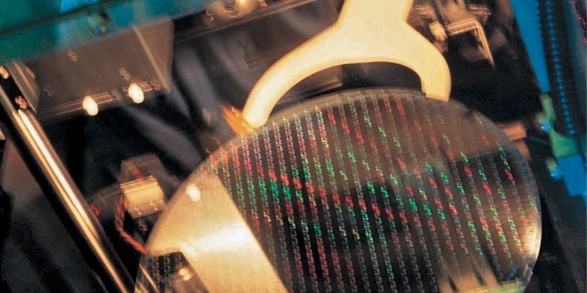 ▲台積電等公司晶圓產能缺貨狀況，仍將再持續一年。（圖／財訊雙周刊）