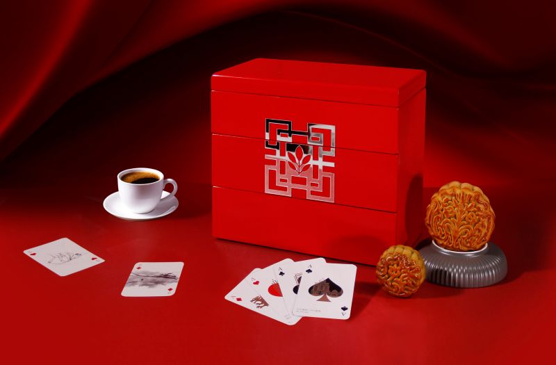 ▲桂田酒店的「聚月‧點藏」禮盒,以一貫桌遊巧思設計,適合全家大小同樂(圖/桂田酒店提供)