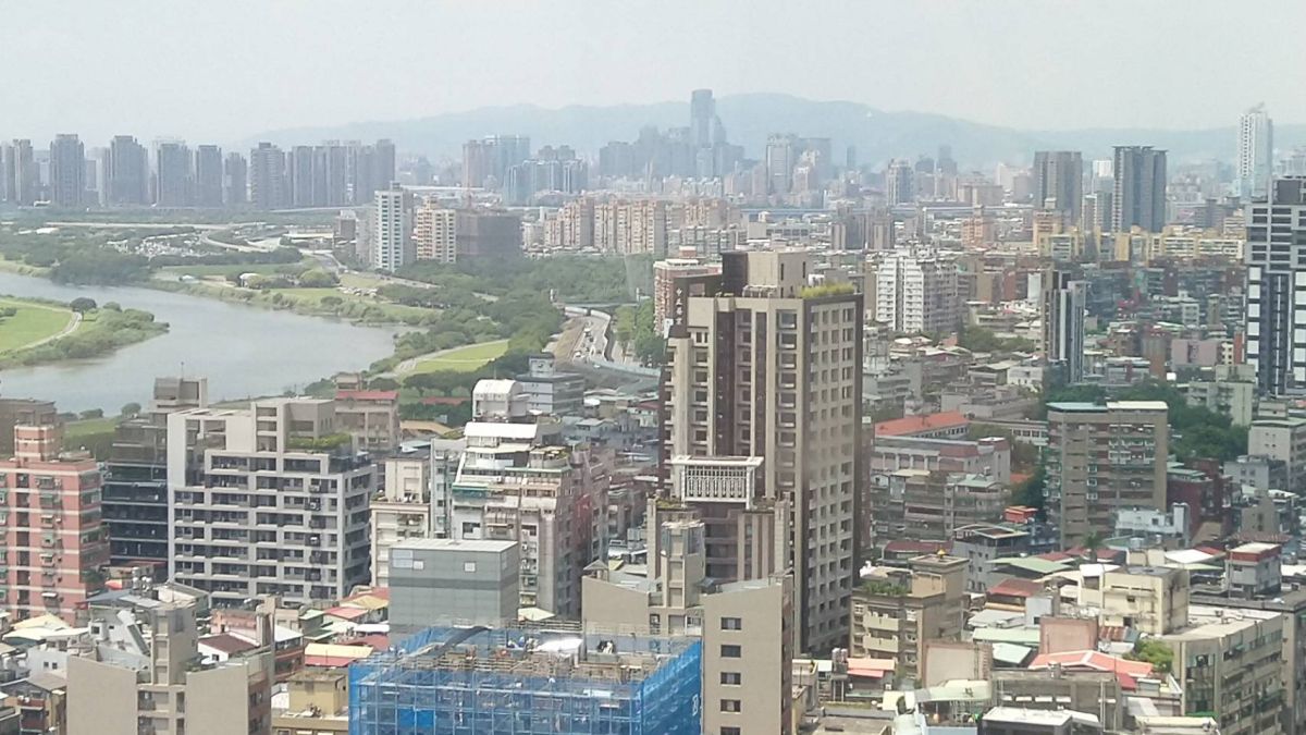 ▲房子的結構安全怎麼挑？專家指出，觀察建物外觀、梁柱也很重要。（圖／NOWnews資料照片）