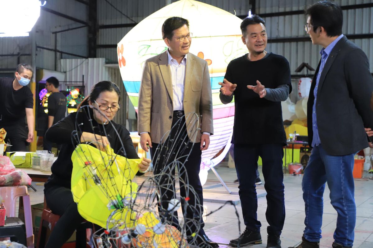 ▲前交通部長林佳龍有感文化底蘊是台灣人生長養分，因此號召眾人預約一場文化表演，協助文化產業度過疫情衝擊。（圖／翻攝自林佳龍臉書）