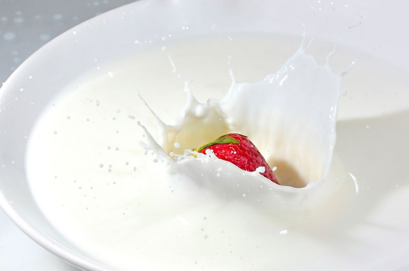▲哪種水果配「牛奶」最不對味？答案一面倒。（示意圖／翻攝自pixabay）