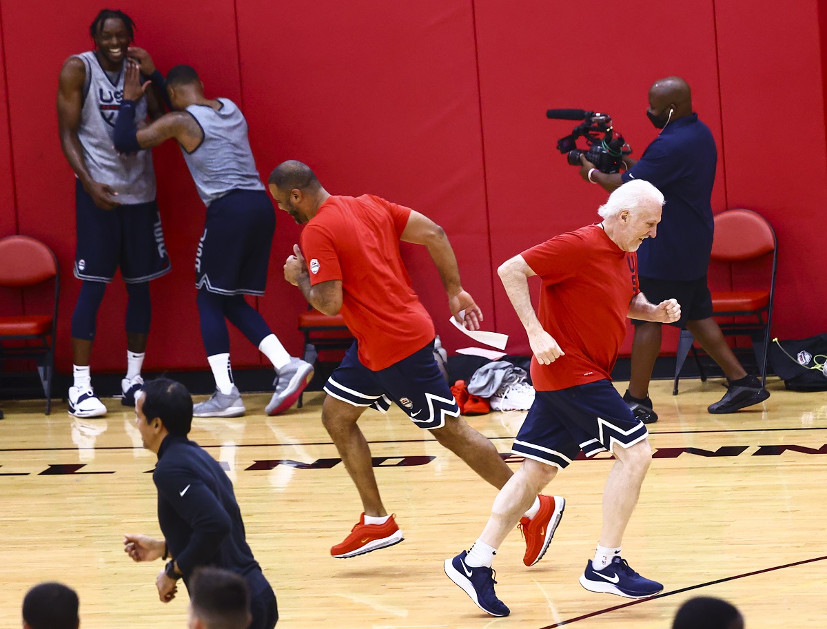 ▲Gregg Popovich被罰跑步。（圖／翻攝自Chase Stevens 推特）