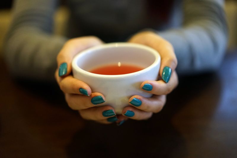▲茶杯長期的使用下來，杯子的內壁往往都會有「茶色的茶垢」。（示意圖／翻攝自pixabay）
