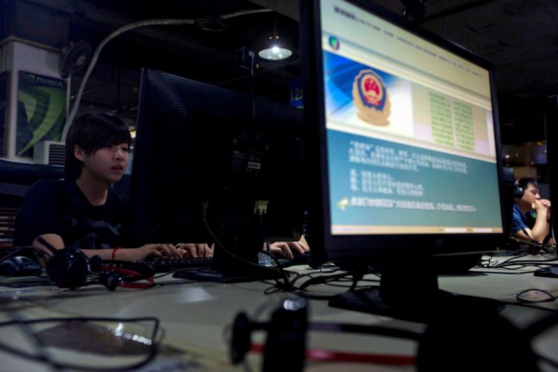 ▲中國網信辦公布了超過百項由中國大型網路科技公司深度偽造技術研究開發申請。示意圖。（圖／美聯社／達志影像）