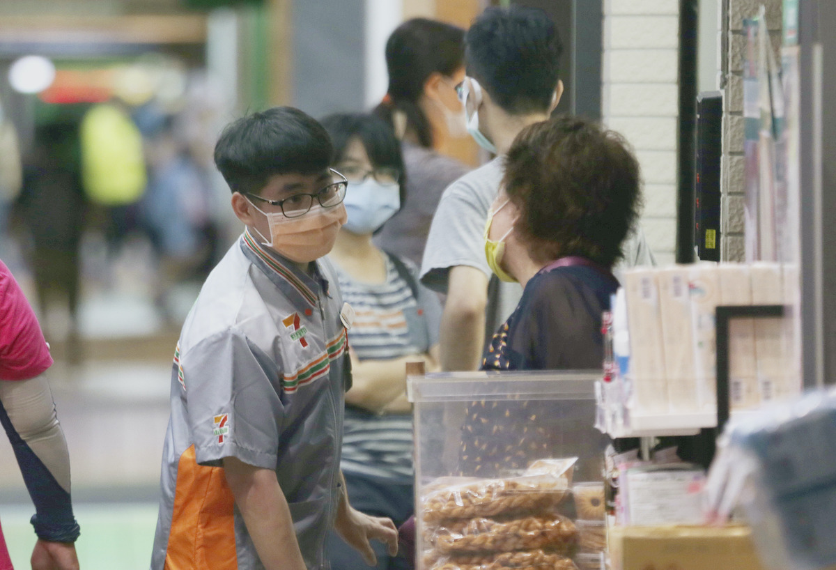 ▲日本媒體注意到台灣再次遏止新冠肺炎疫情，政府制定防疫政策的速度很快，民眾的配合度也很高。（圖／美聯社／達志影像）