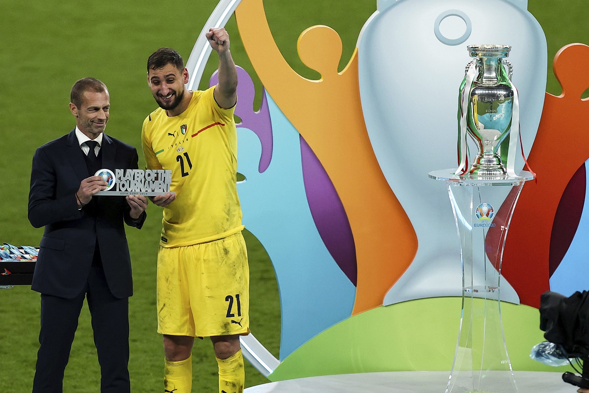 ▲歐洲國家盃冠軍戰，義大利門神Gianluigi Donnarumma(多納魯馬)在最後PK大戰連續撲出英格蘭2球，助藍衫軍奪冠並獲得本屆歐國盃MVP肯定。（圖／美聯社／達志影像）