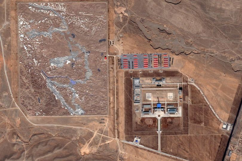 ▲《每日星報》指出中國新疆馬蘭以及羅布泊近來出現不尋常活動，並表示這裡是中國版「51區」。（圖／翻攝自Google地圖）